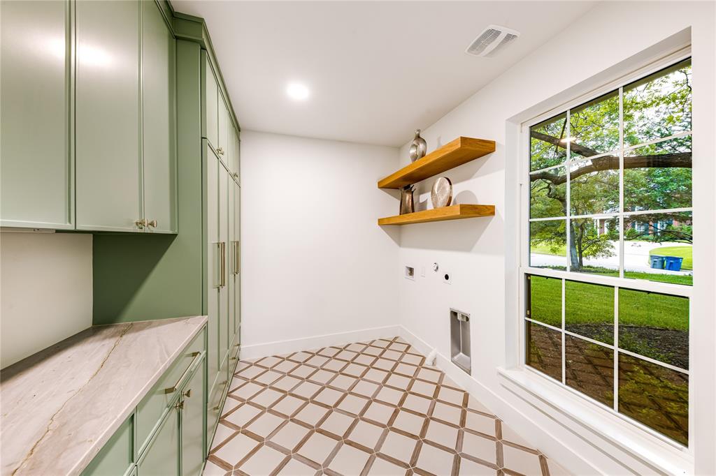 13756 Danvers Drive, Dallas, TX 75240