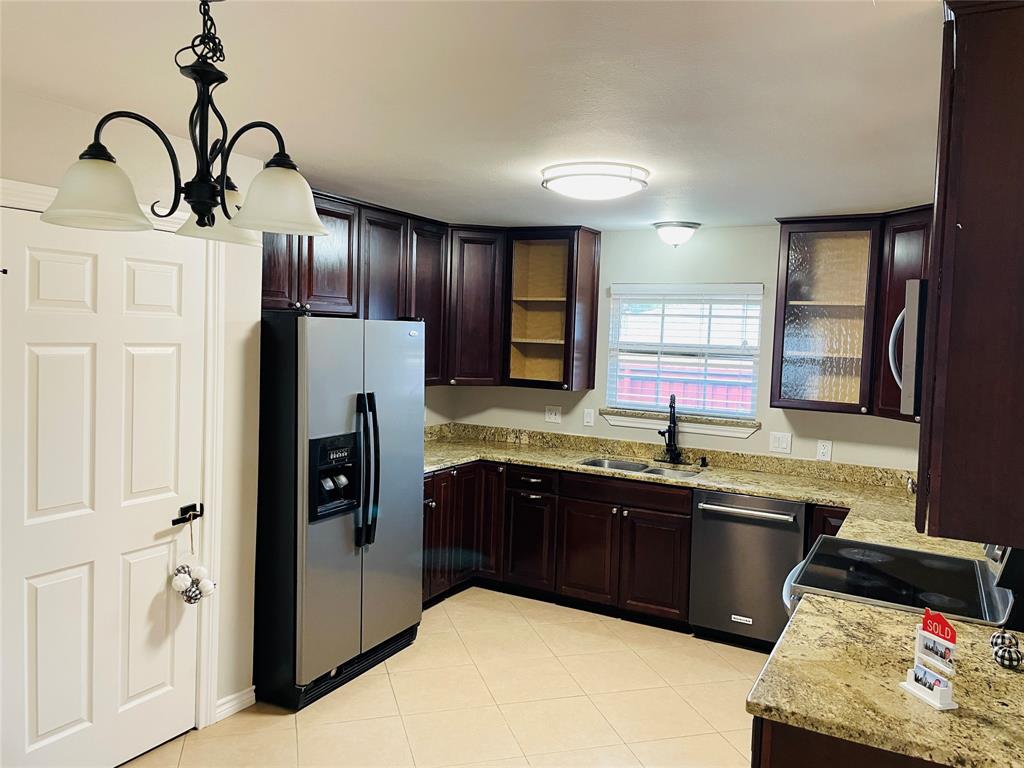530 E Spring Valley Road, Richardson, TX 75081