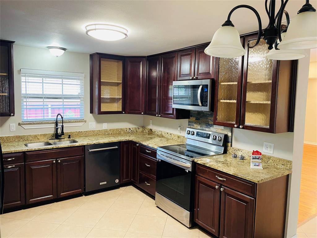 530 E Spring Valley Road, Richardson, TX 75081