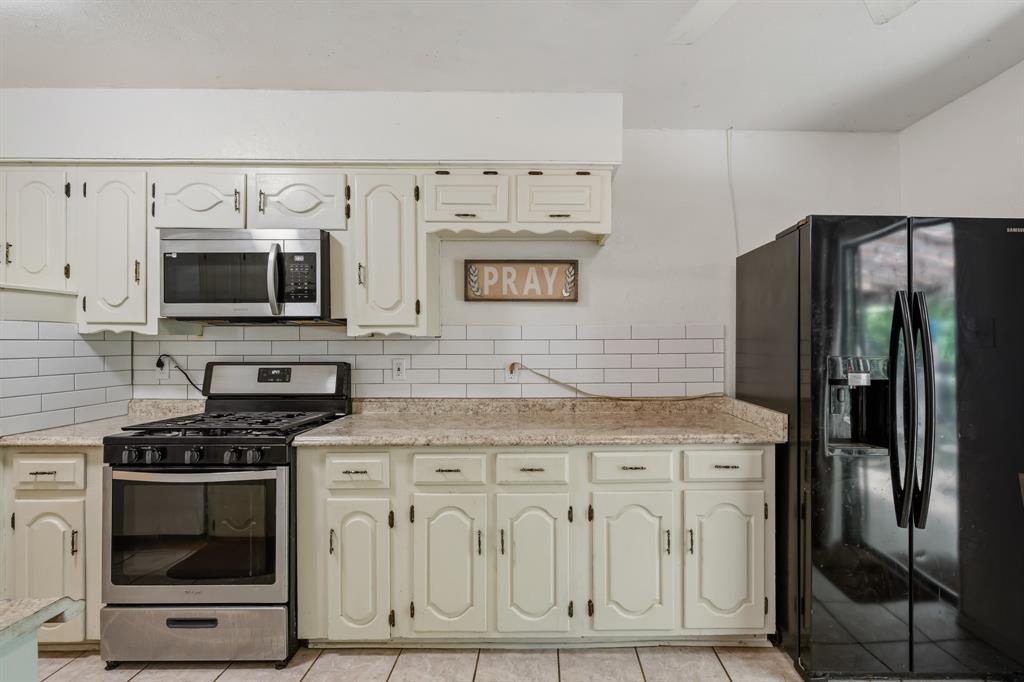 Tile backsplash