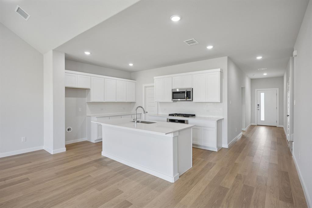 Kitchen in the Masters home plan – REPRESENTATIVE PHOTO Kitchen in the Masters home plan – REPRESENTATIVE PHOTO