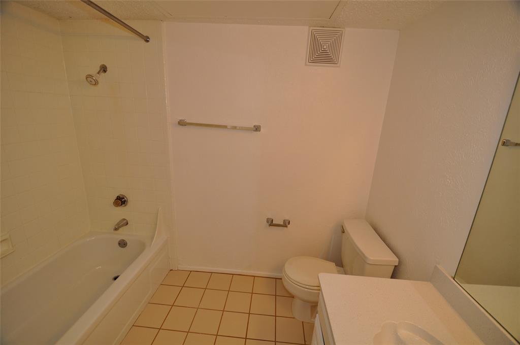 5630 Spring Valley Road, #22b, Dallas, TX 75254