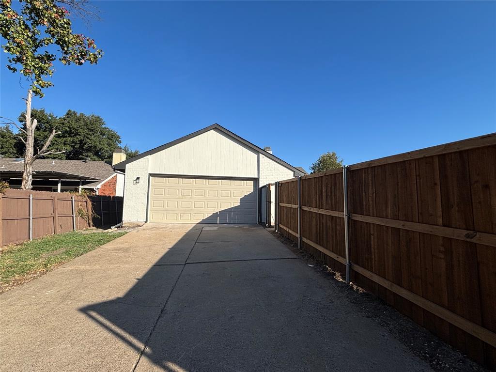 1722 Uvalde Street, Mesquite, TX 75150