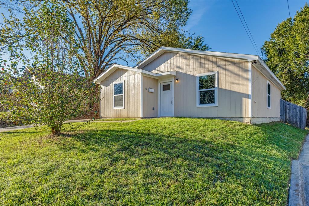 Single-story house on corner lot