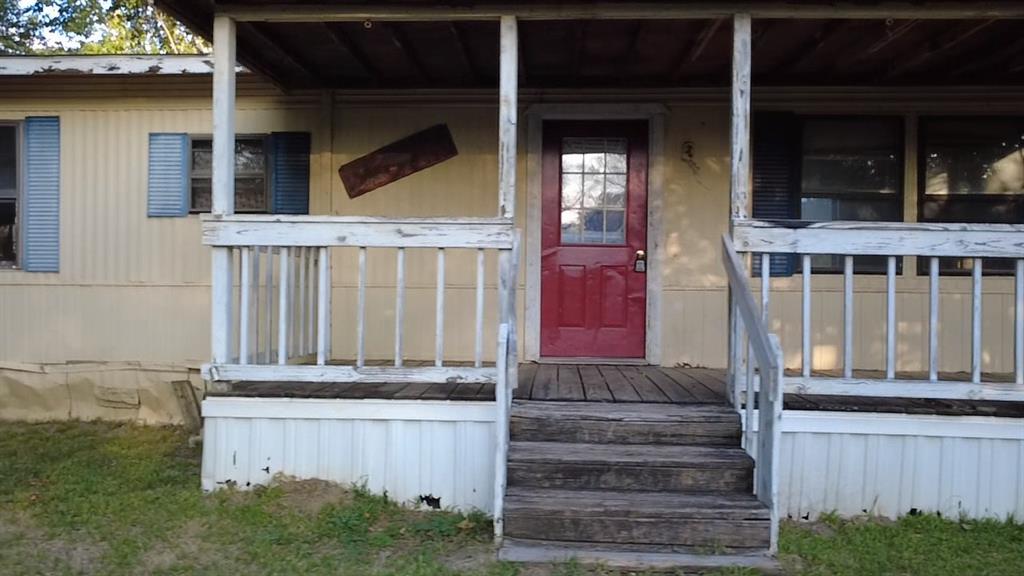 407 W Witt Street, Wolfe City, TX 75496