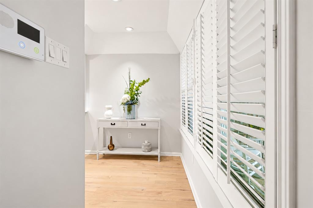 6840 E Northwest Highway, Dallas, TX 75231