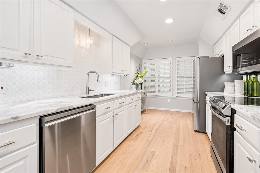 6840 E Northwest Highway, Dallas, TX 75231