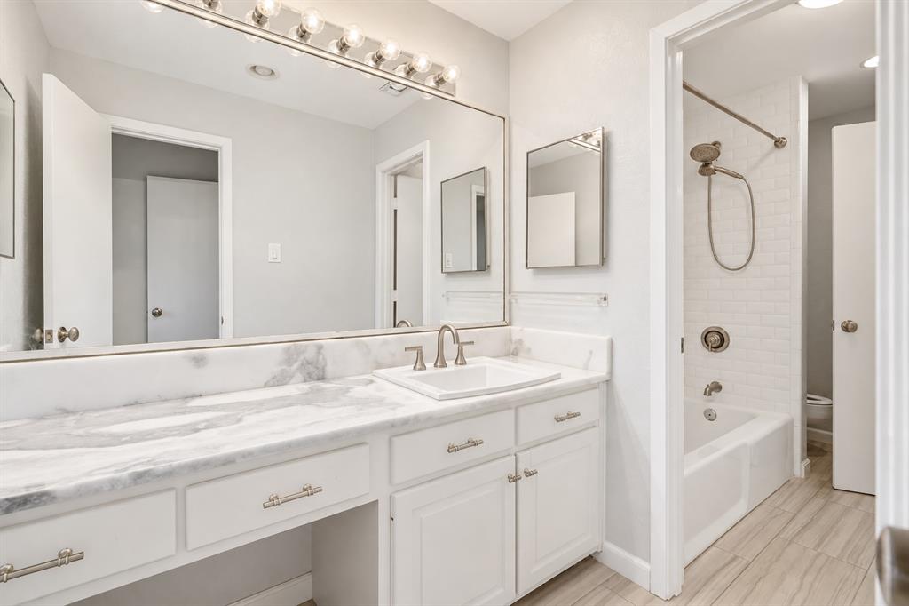 6840 E Northwest Highway, Dallas, TX 75231