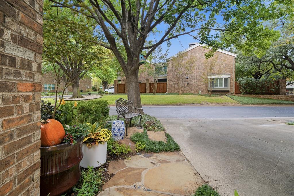 6840 E Northwest Highway, Dallas, TX 75231