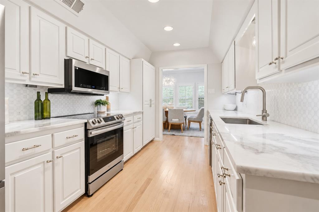 6840 E Northwest Highway, Dallas, TX 75231