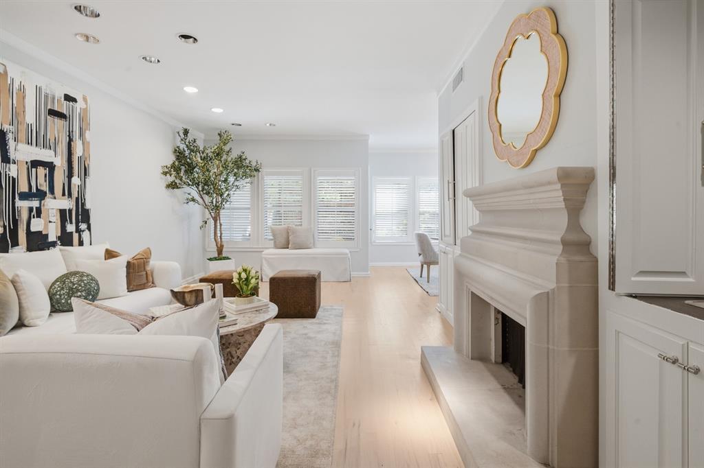 6840 E Northwest Highway, Dallas, TX 75231 6840 E Northwest Highway, Dallas, TX 75231