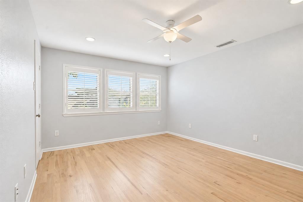 6840 E Northwest Highway, Dallas, TX 75231