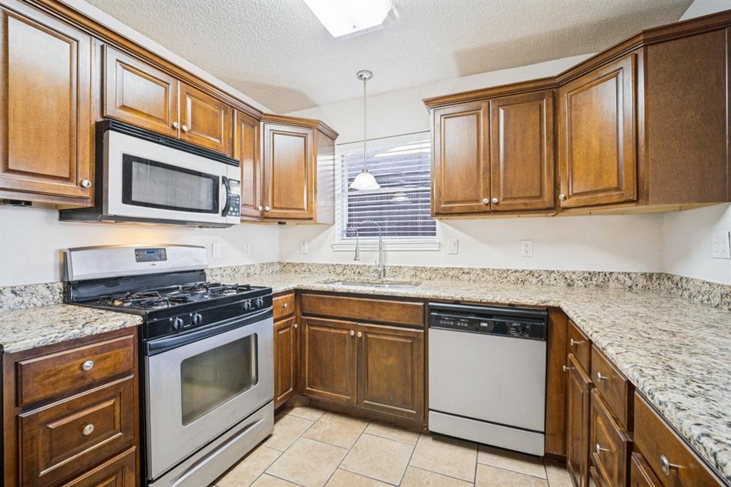 3115 Sara Drive, Rowlett, TX 75088