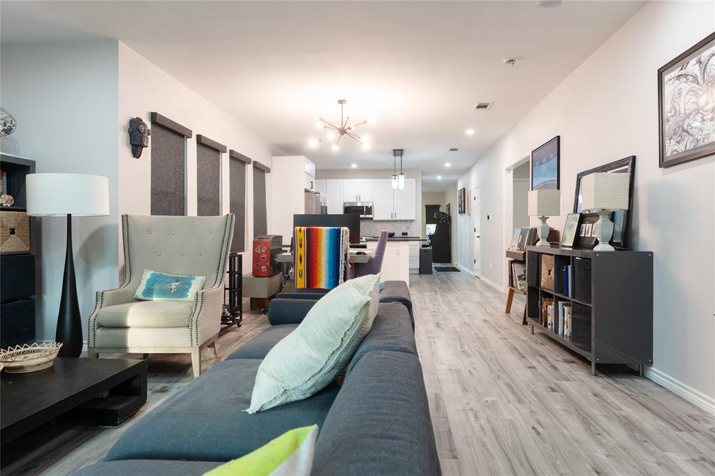 608 N Edgefield Avenue, Dallas, TX 75208