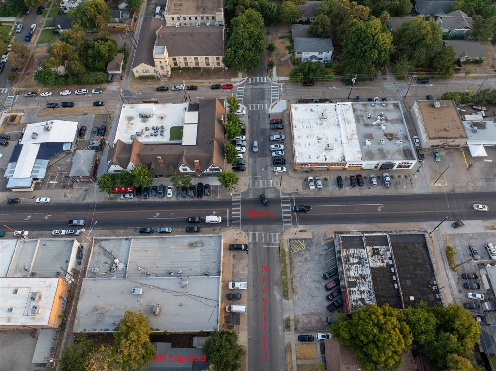 Close proximity to the the Bishop Arts District Close proximity to the the Bishop Arts District