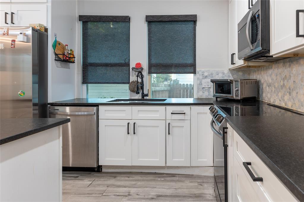 608 N Edgefield Avenue, Dallas, TX 75208