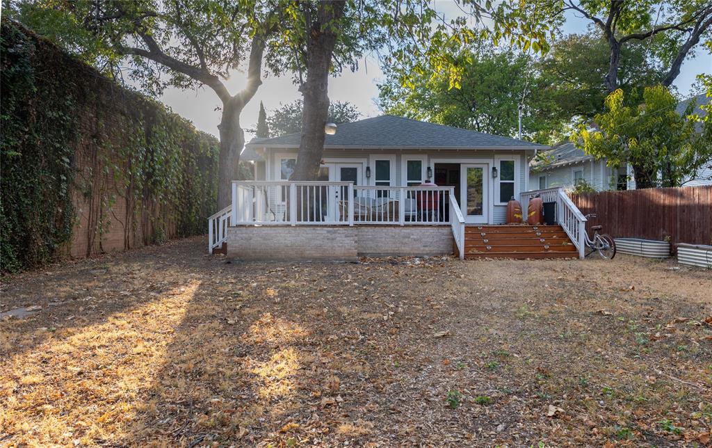 Spacious back yard with deck