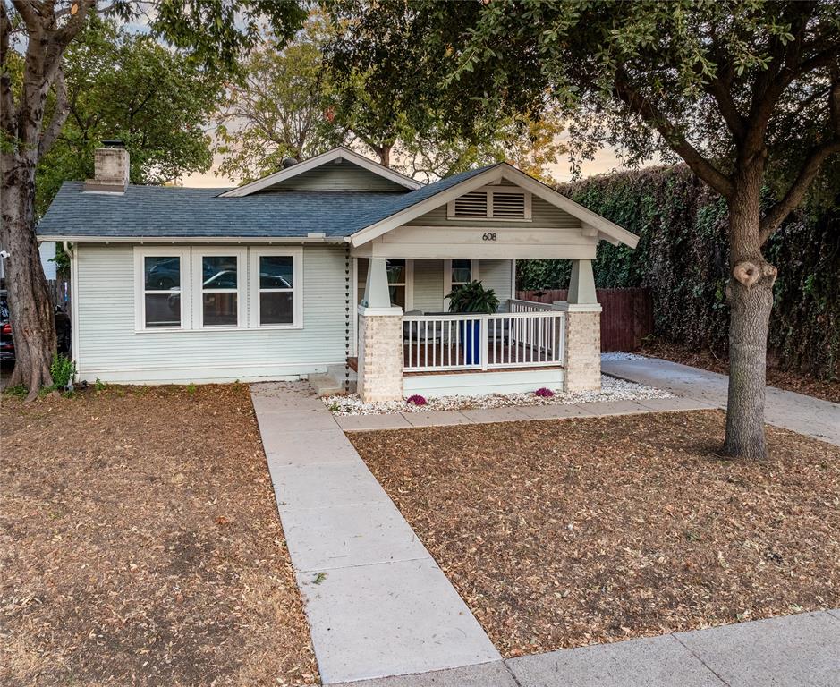 Located on a tree-lined avenue next to the shops and local restaurants on Davis Street Located on a tree-lined avenue next to the shops and local restaurants on Davis Street