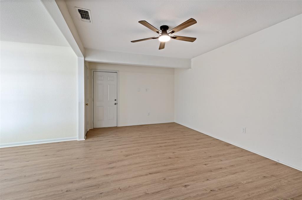 1734 Glen Key Street, Grand Prairie, TX 75051