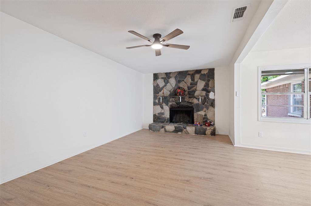 1734 Glen Key Street, Grand Prairie, TX 75051