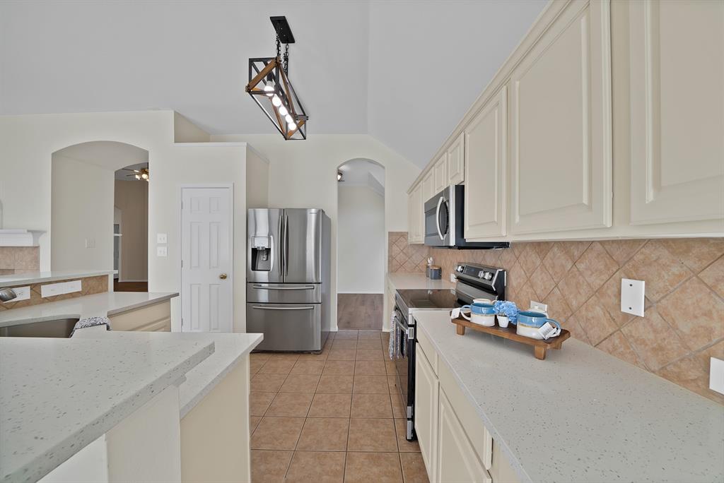 4312 Still Meadow Court, Grand Prairie, TX 75052