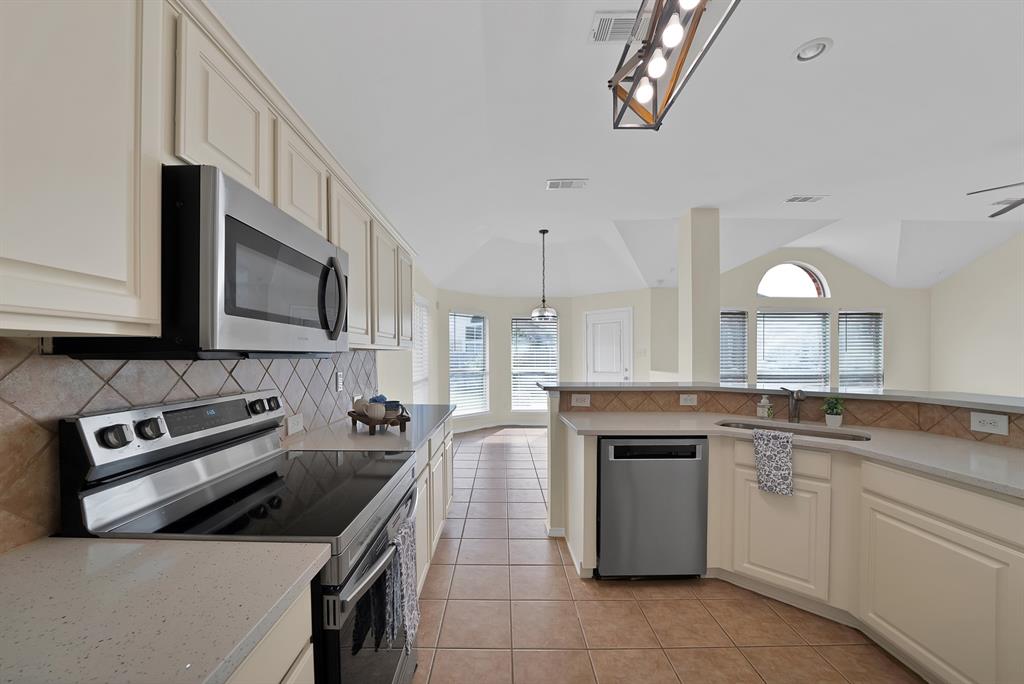 4312 Still Meadow Court, Grand Prairie, TX 75052
