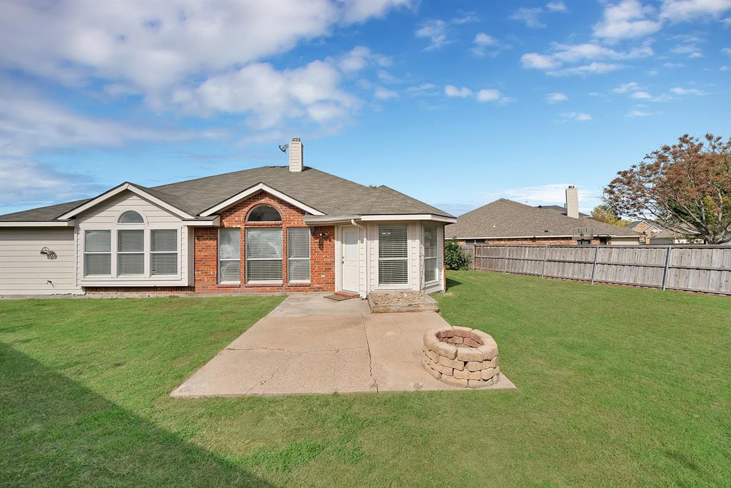 4312 Still Meadow Court, Grand Prairie, TX 75052