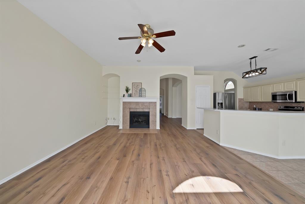 4312 Still Meadow Court, Grand Prairie, TX 75052