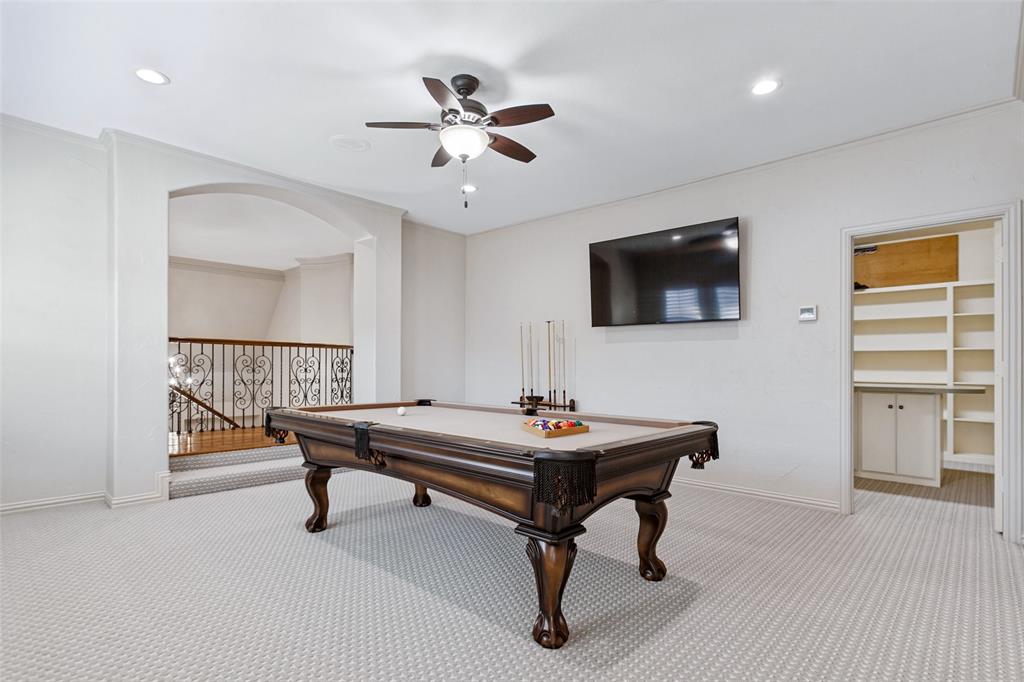 A bonus Storage Room/Craft Room is off the Game Room.