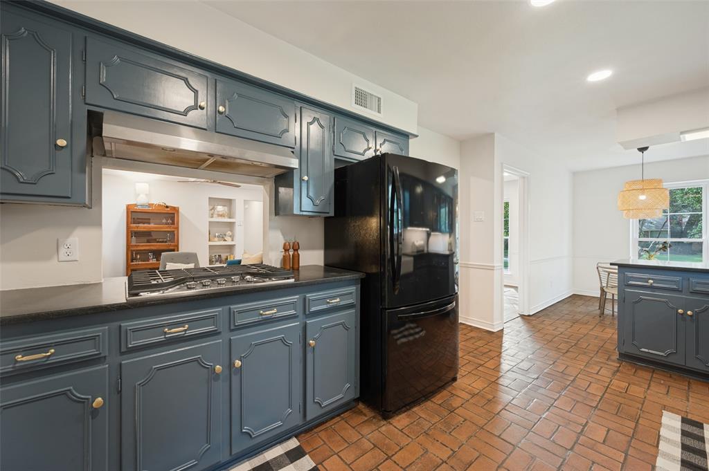2821 Millwood Drive, Farmers Branch, TX 75234