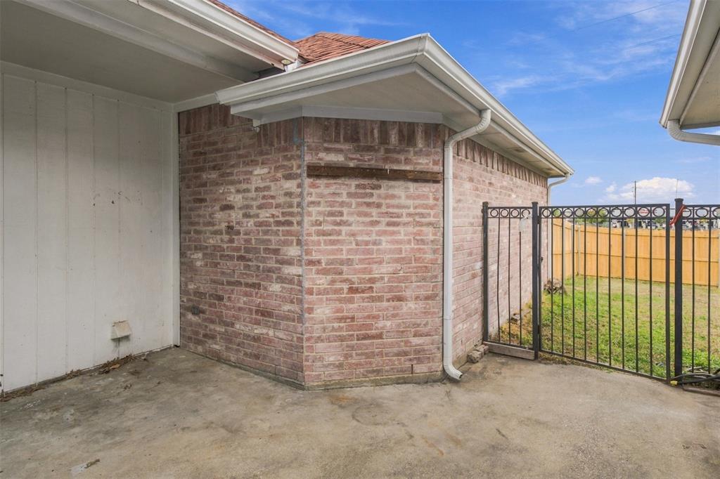 2710 Kingswood Drive, Garland, TX 75040