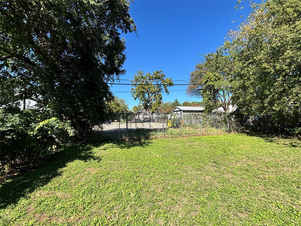 2611 Lenway Street, Dallas, TX 75215