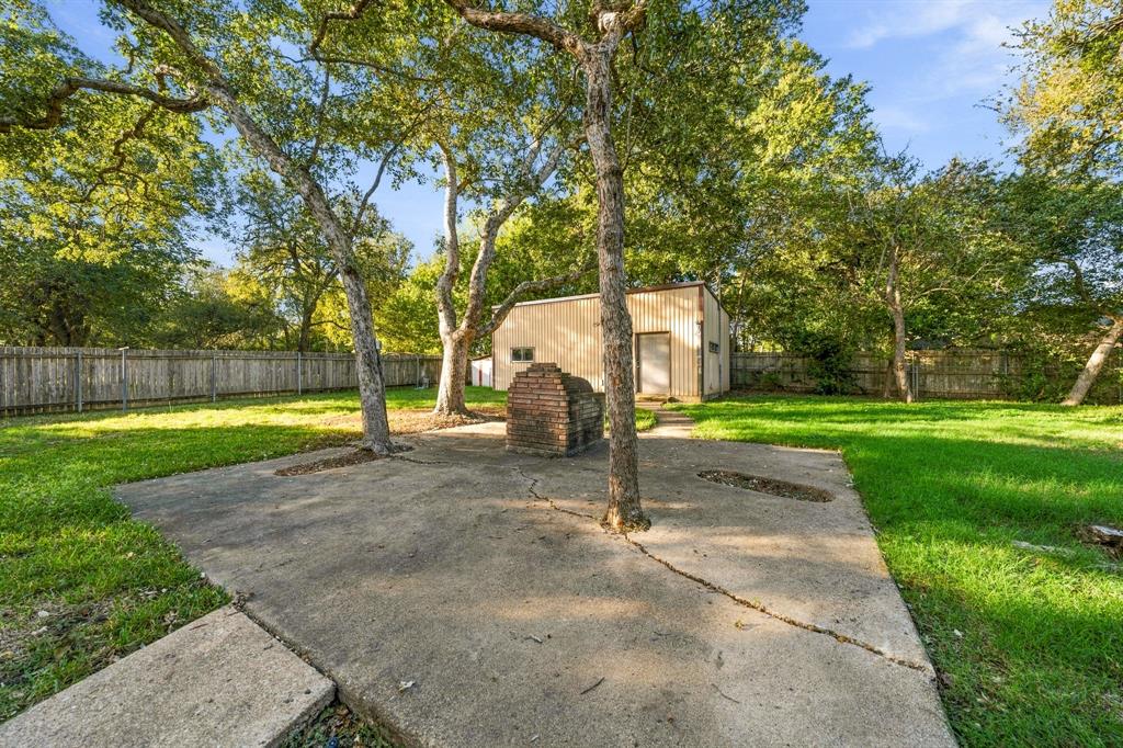 266 Rockford Road, Woodway, TX 76712