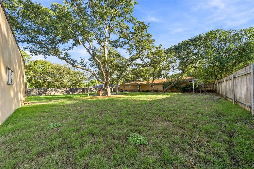 266 Rockford Road, Woodway, TX 76712