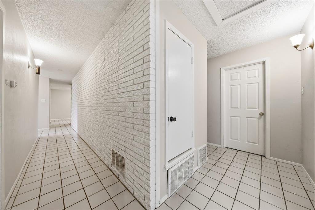 266 Rockford Road, Woodway, TX 76712
