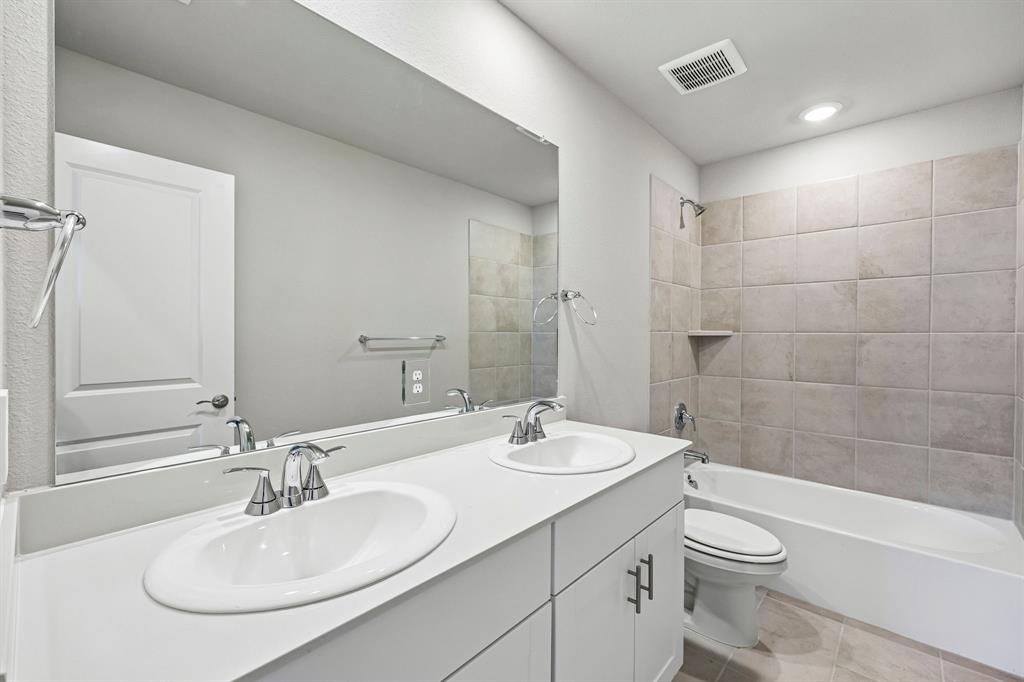 Photo is not of the actual home, but is an inspirational photo of builder’s model home and may depict options, furnishings, and/or decorator features that are not included.