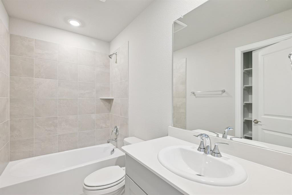 Photo is not of the actual home, but is an inspirational photo of builder’s model home and may depict options, furnishings, and/or decorator features that are not included.