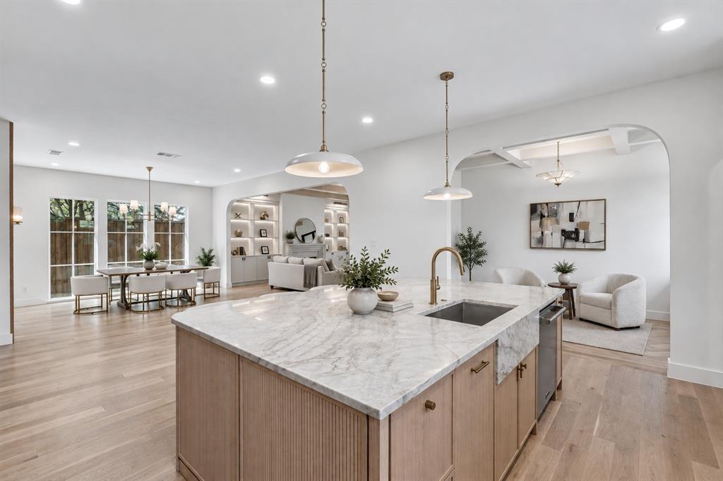 8723 Forest Hills Boulevard, Dallas, TX 75218