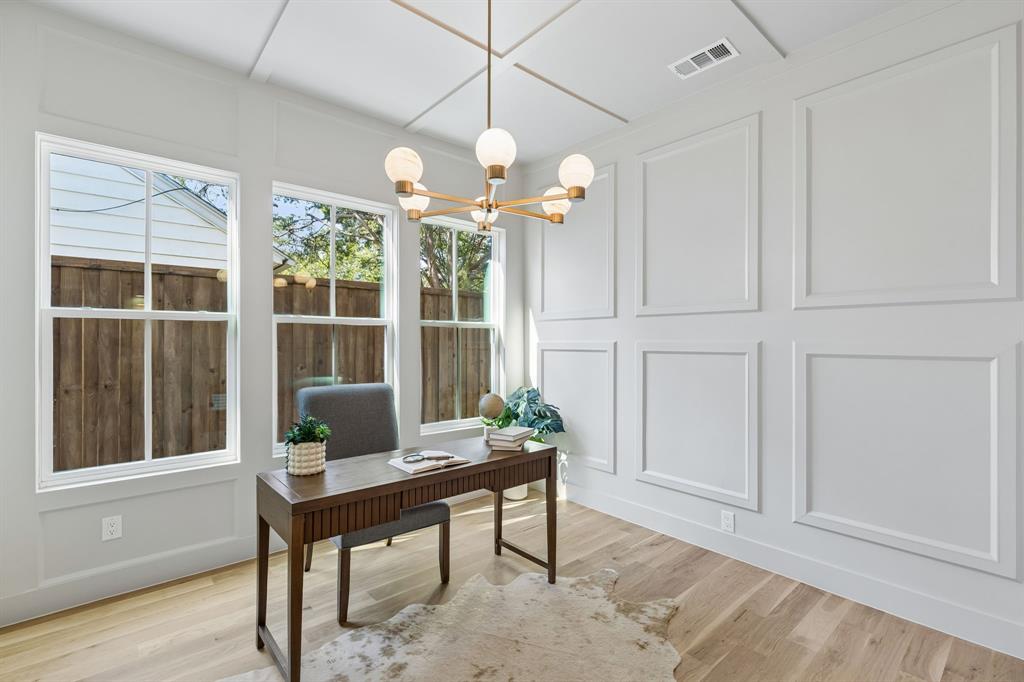 8723 Forest Hills Boulevard, Dallas, TX 75218