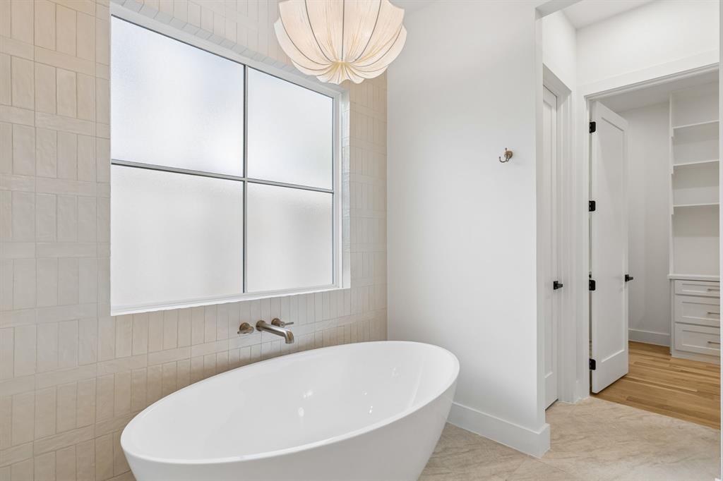 8723 Forest Hills Boulevard, Dallas, TX 75218