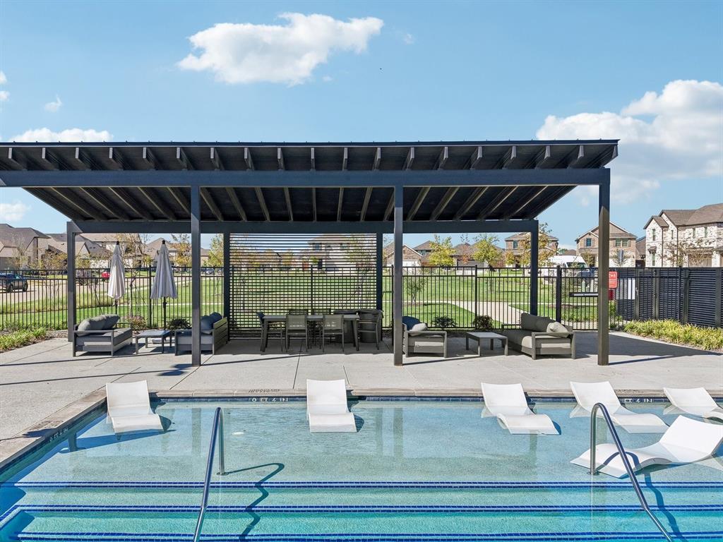 13105 Sugarberry Mews, Rowlett, TX 75809