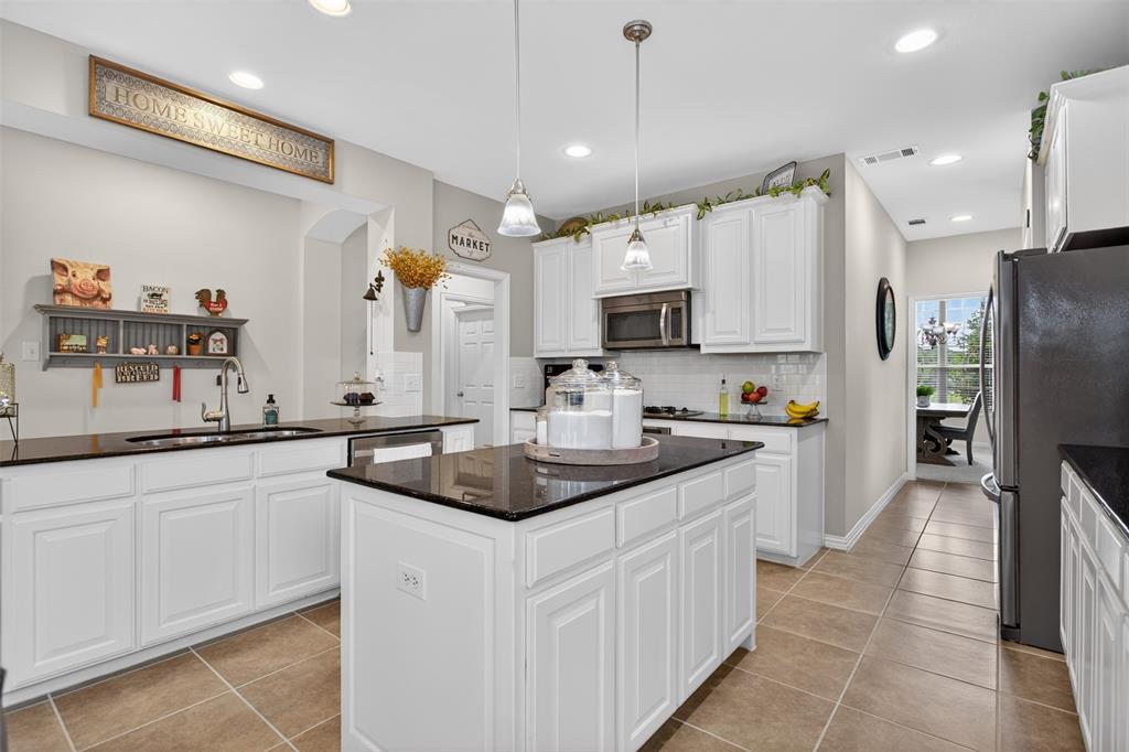 1109 Cadbury Lane, Forney, TX 75126