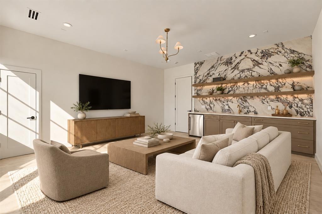 5735 Goodwin Avenue, Dallas, TX 75206