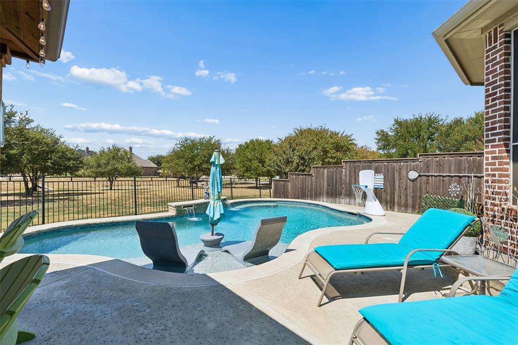 Check out this pool!