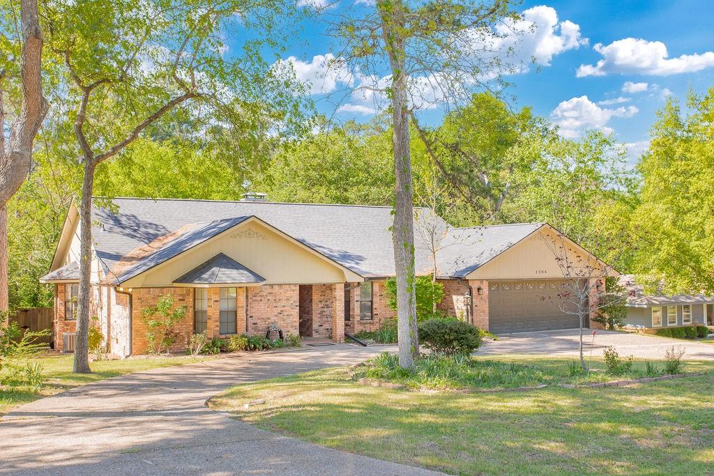 1208 Hilltop Run, Hideaway, TX 75771