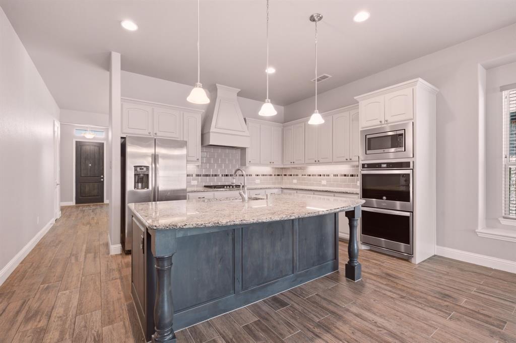 double ovens and built in microwave