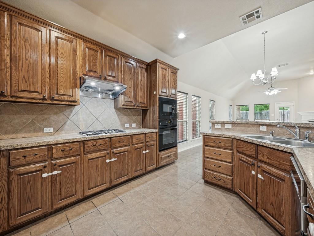 1513 Enchanted Rock Trail, McKinney, TX 75072