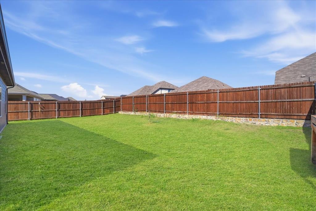 671 Briar Drive, Lavon, TX 75166