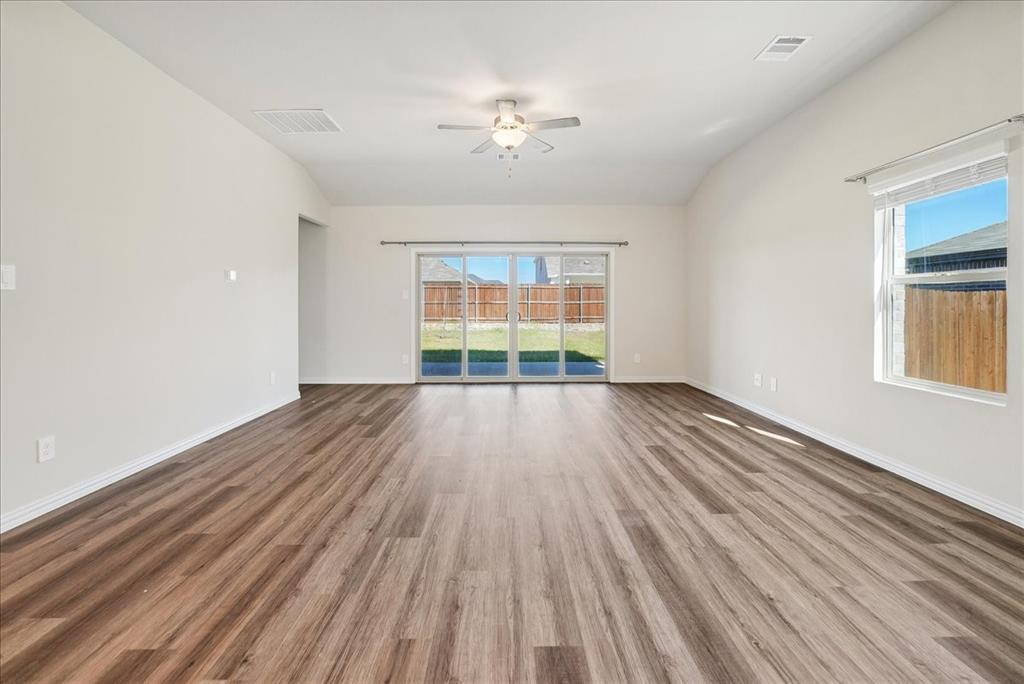 671 Briar Drive, Lavon, TX 75166