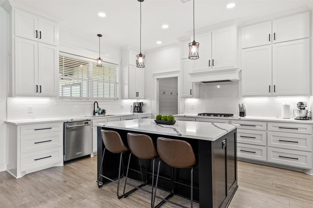 11683 Old Dallas Road, West, TX 76691